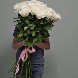 Букет из 25 метровых белых роз (Эквадор)